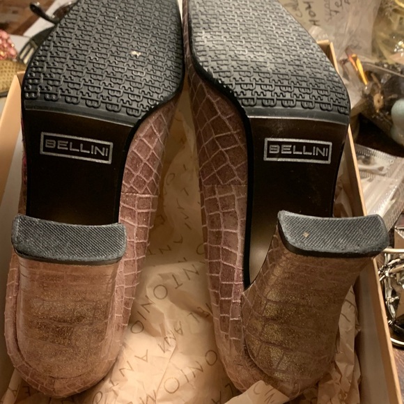 Bellini Women's Shimmering Pink Croc Heels (size 6-1/2) - Picture 3 of 8